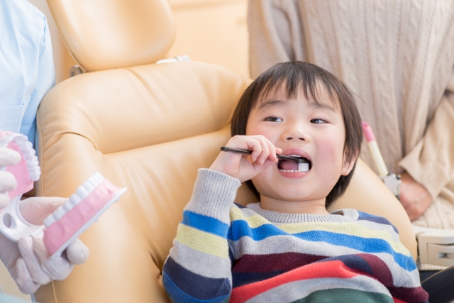 子どもの歯磨きは小児歯科で学ぶべき